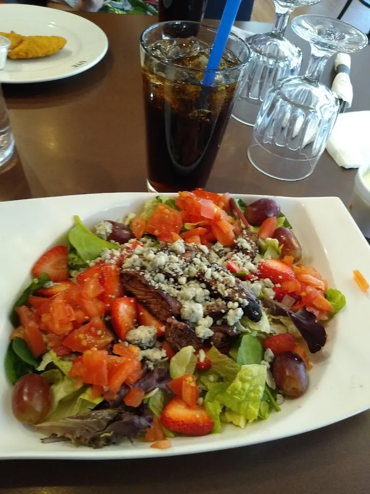 Crumble Bison Strawberry Salad